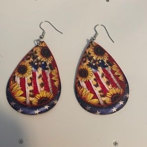 Sunflower American flag earrings Brand New Never Worn One Size